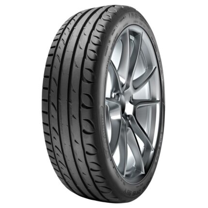 Taurus ULTRA HIGH PERFORMANCE 245/45 R17 99W XL